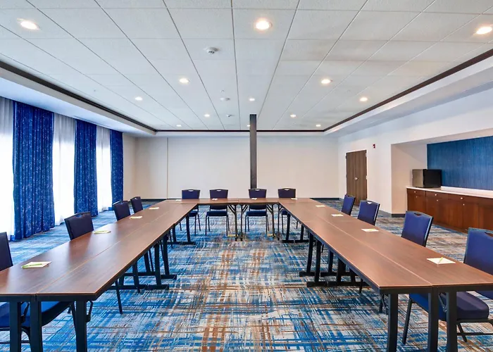 Courtyard By Marriott Long Island Islip/Courthouse Complex