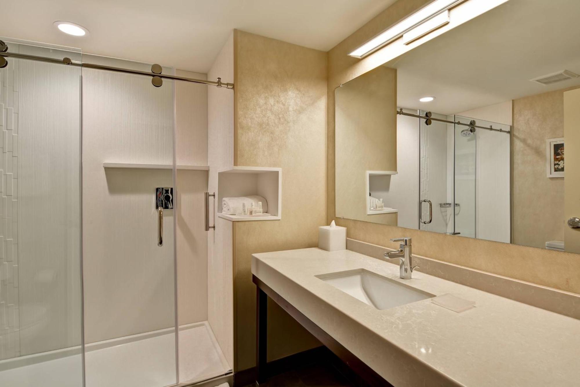 Courtyard By Marriott Long Island Islip/courthouse Complex Hotel 3*
