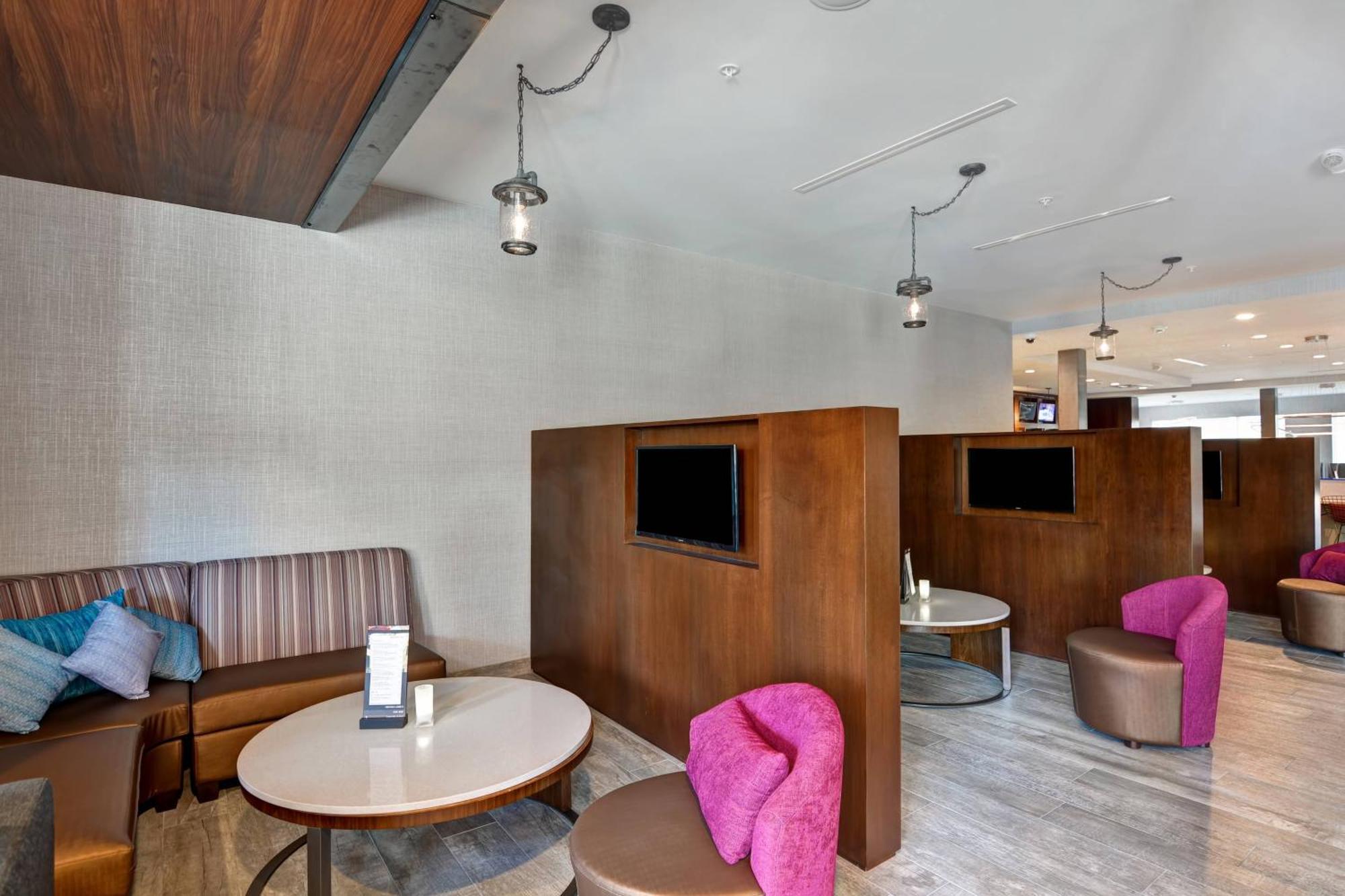 Hotel Courtyard By Marriott Long Island Islip/courthouse Complex