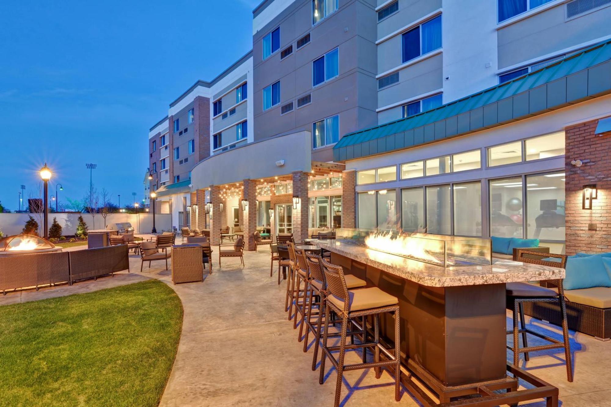 Courtyard By Marriott Long Island Islip/courthouse Complex Central Islip