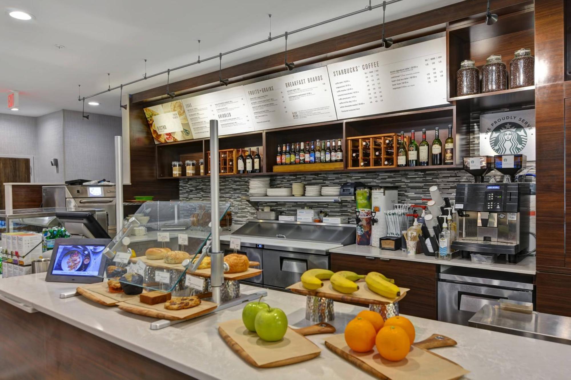 Courtyard By Marriott Long Island Islip/courthouse Complex Hotel