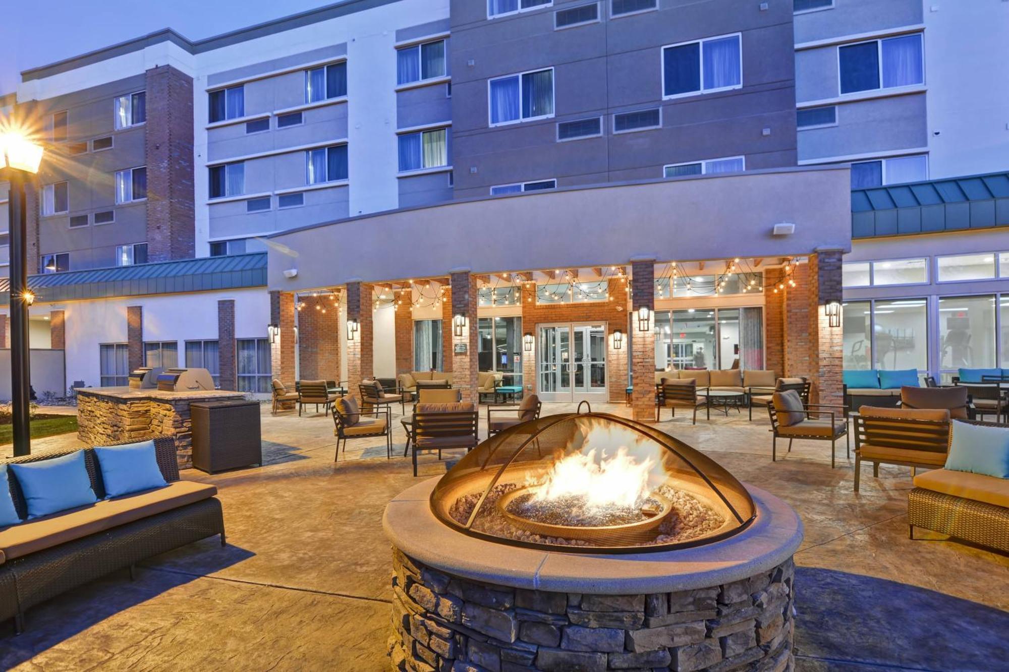 Courtyard By Marriott Long Island Islip/courthouse Complex Hotel Central Islip
