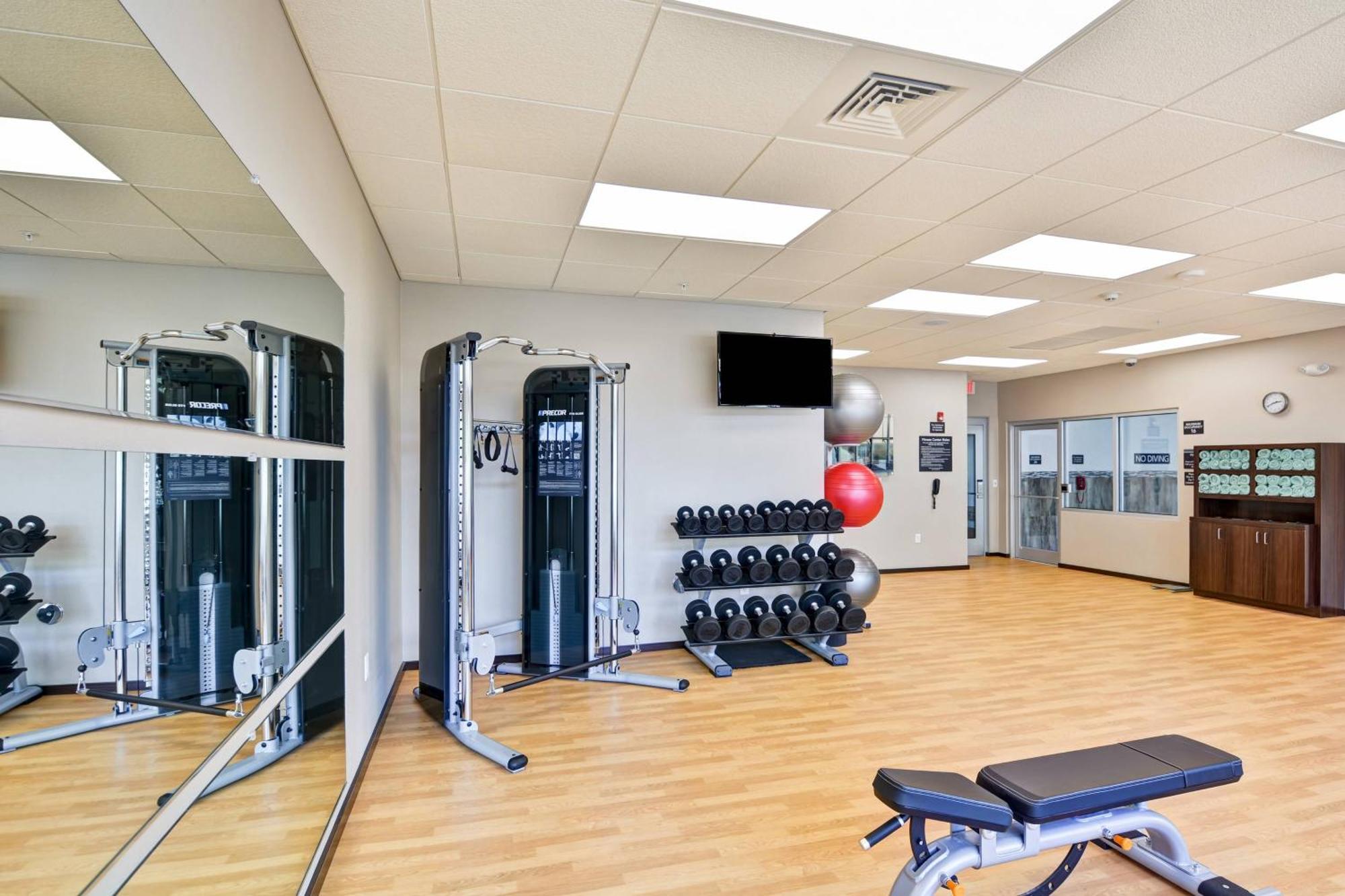 Courtyard By Marriott Long Island Islip/courthouse Complex 3*